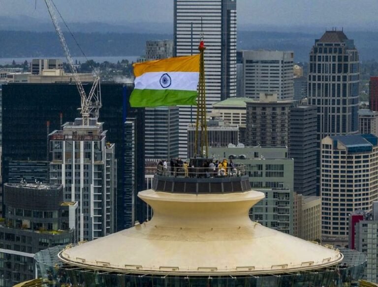 ਸਿਆਟਲ ਦੇ ‘ਸਪੇਸ ਨੀਡਲ’ ਉੱਤੇ ਪਹਿਲੀ ਵਾਰ ਤਿਰੰਗਾ ਲਹਿਰਾਇਆ