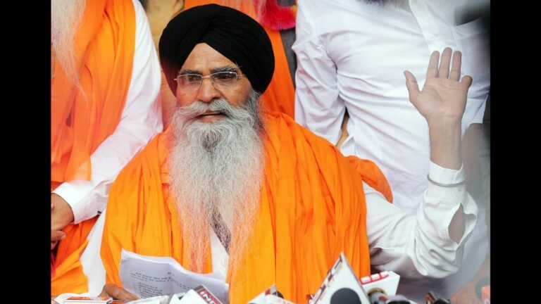 ਅਮਰੀਕੀ ਫੌਜ ’ਚ ਸਿੱਖਾਂ ਨੂੰ ਦਾੜ੍ਹੀ ਰੱਖਣ ਤੋਂ ਰੋਕਣਾ ਦਾ ਮਾਮਲਾ ਸ਼੍ਰੋਮਣੀ ਕਮੇਟੀ ਨੇ ਭਾਰਤੀ ਵਿਦੇਸ਼ ਮੰਤਰੀ ਕੋਲ ਰੱਖਿਆਅੰਮ੍ਰਿਤਸਰ