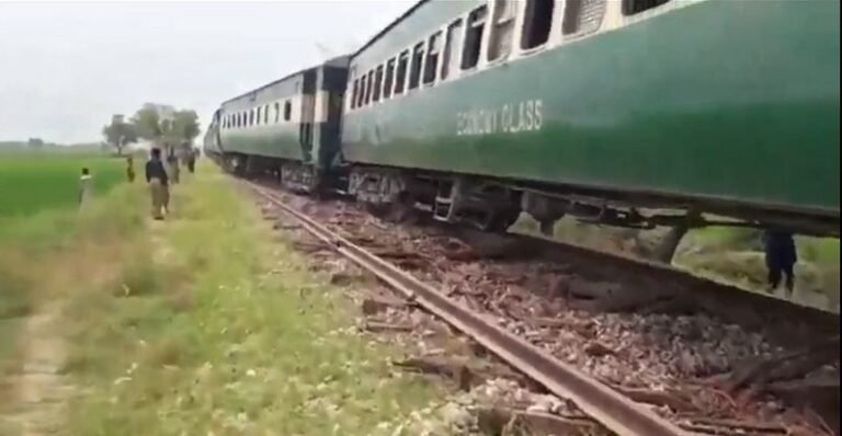 ਪਾਕਿਸਤਾਨ ਦੇ ਰੇਲਵੇ ਟਰੈਕ ’ਤੇ ਧਮਾਕੇ