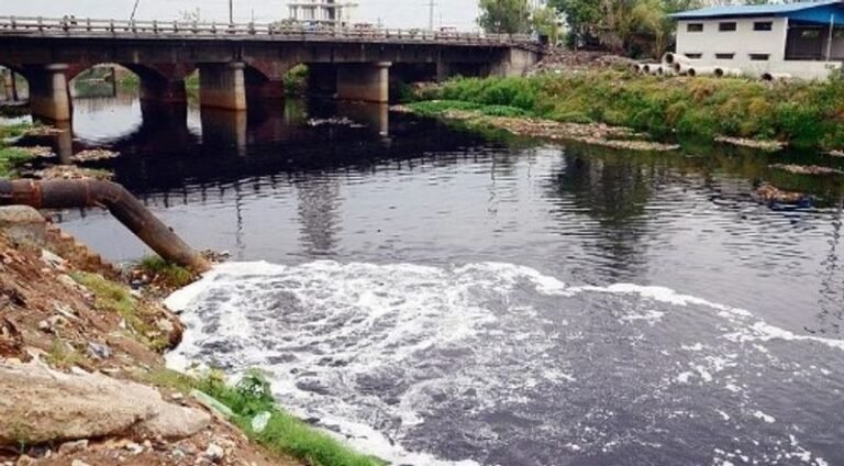 ਲੁਧਿਆਣੇ ਦੇ ਬੁੱਢੇ ਦਰਿਆ ’ਚ ਪ੍ਰਦੂਸ਼ਣ ਬਾਰੇ ਨਿਗਮ ਦੇ ਦੋਹਰੇ ਮਾਪਦੰਡਡੇਅਰੀਆਂ ਖ਼ਿਲਾਫ਼ ਸਖ਼ਤੀ; ਰੰਗਾਈ ਵਾਲਿਆਂ ਨਾਲ ਨਰਮੀ