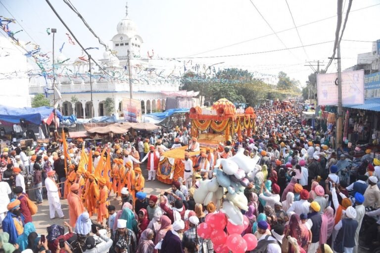 ਪ੍ਰਕਾਸ਼ ਪੁਰਬ ਮੌਕੇ ਸੁਲਤਾਨਪੁਰ ਲੋਧੀ ’ਚ ਸਜਾਇਆ ਨਗਰ ਕੀਰਤਨਵੱਡੀ ਗਿਣਤੀ ਸੰਗਤਾਂ ਹੋਈਆਂ ਸ਼ਾਮਲ